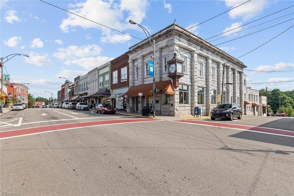 200 N Main Street, Mount Airy, NC 27030
